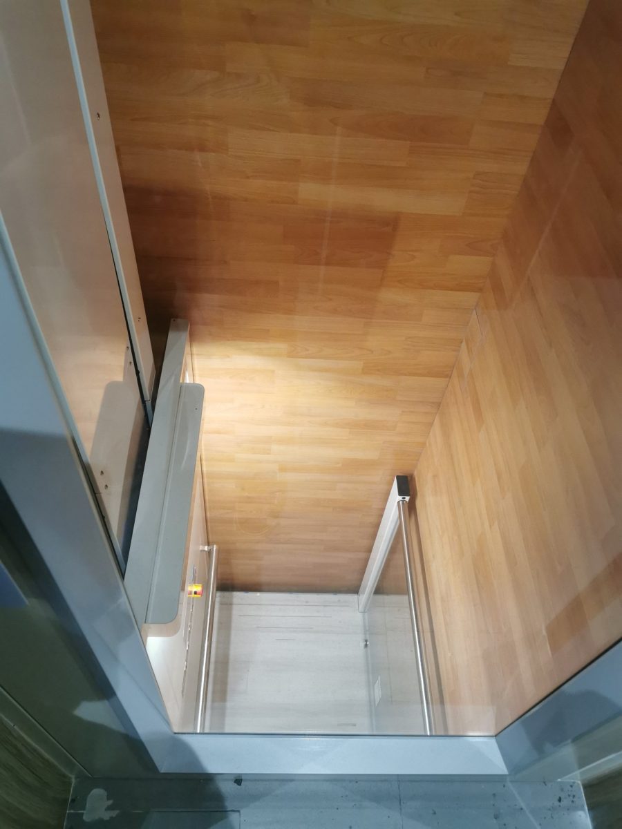 ELEGANT HEARTHOME ELEVATOR